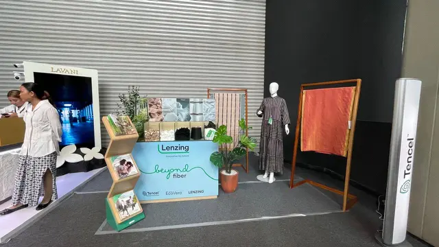 Menenun Warisan Budaya Indonesia dengan Sentuhan Keberlanjutan dalam Pameran The Flying Cloth oleh Merdi Sihombing