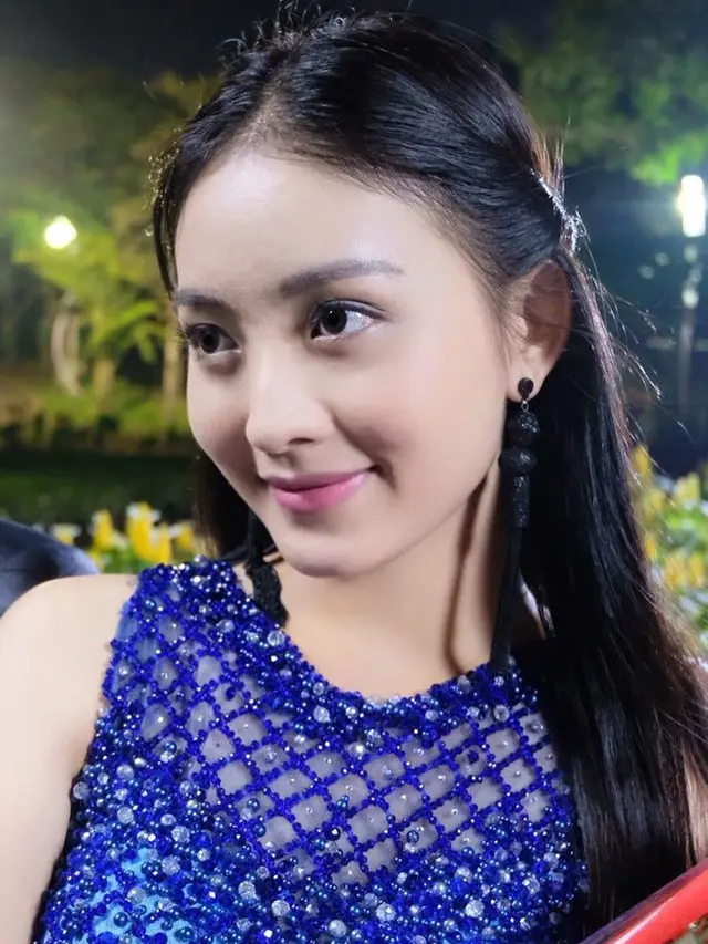 [Bintang] Menjelang Valentine, Sontek Dandanan Natasha Wilona yang Cantik Seperti Bidadari