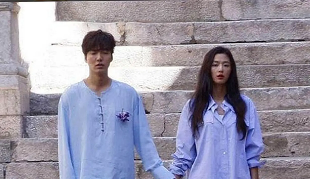 Kpopers saat ini sedang bersenang hati dengan hadirnya drama Korea terbaru, yang berjudul ‘Legend of The Blue Sea’. Drama ini dibintangi oleh Lee Min Ho dan Jun Ji Hyun. (Instagram/leeminho)