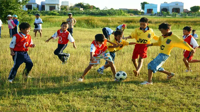 Dengan berolahraga, anak Anda akan terhindar dari resiko penyakit dan memiliki kebugaran tubuh yang maksimal. 