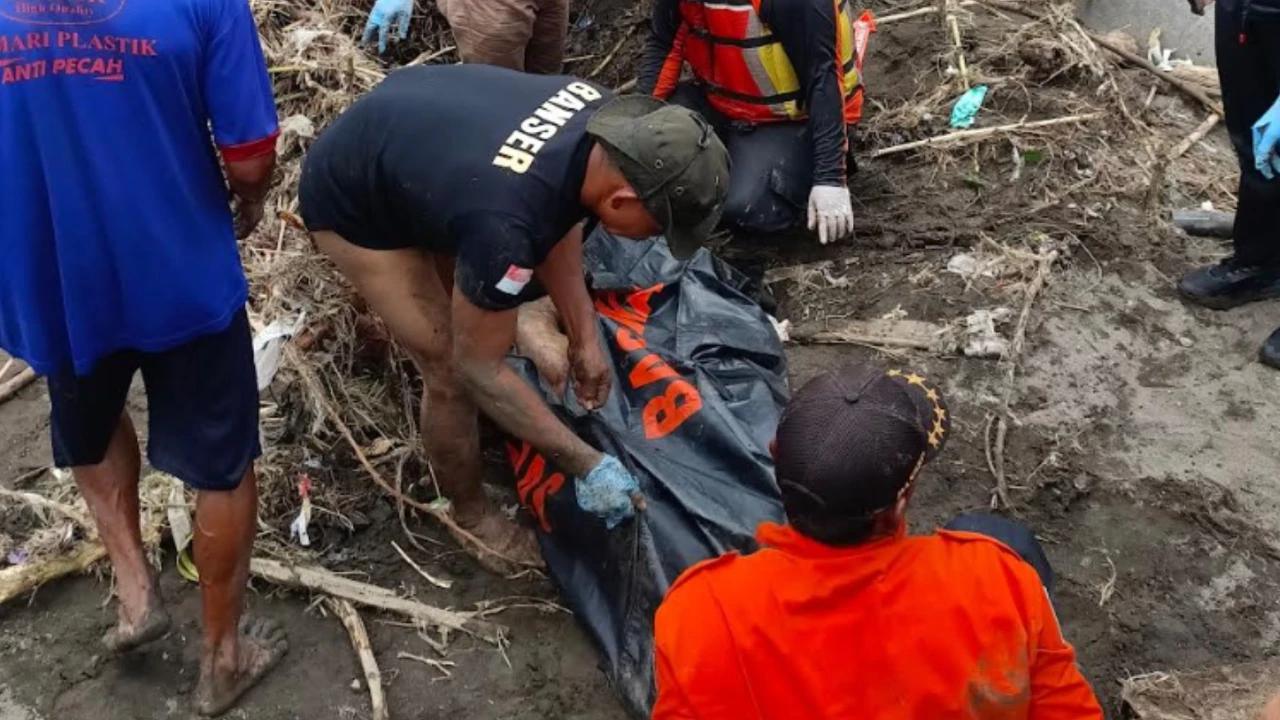 Pemuda di Tegal Ditemukan Meninggal Saat Motor yang dikendarai Terseret Arus Air