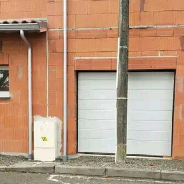 6 Potret Salah Pasang di Tempat Umum Ini Bikin Geleng Kepala