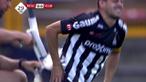 Javi Martos kapten tim Sporting Charleroi asal Belgia mendapat perawatan cedera tak lazim saat dirinya ditekel pemain Club Brugge.