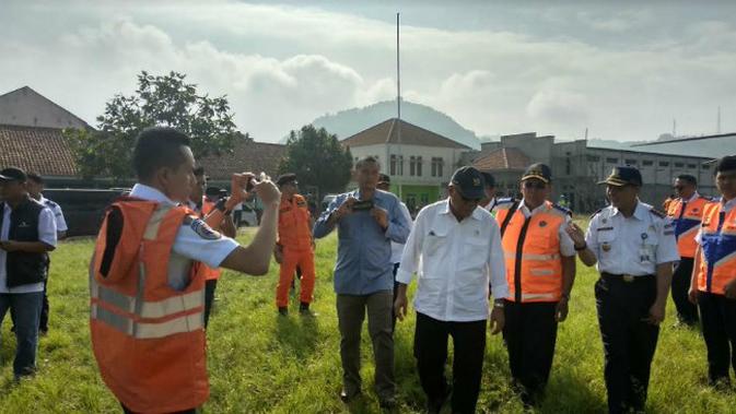 Menteri PUPR Basuki Hadimuljono tinjau kesiapan mudik di jalur selatan Jawa Barat (Foto: Liputan6.com/Maulandy R)