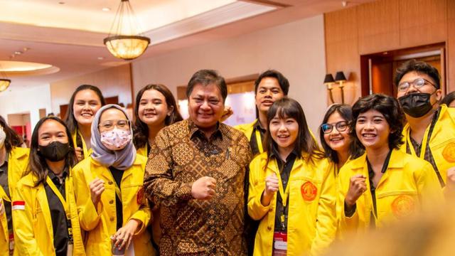 Menteri Koordinator Bidang Perekonomian Airlangga Hartarto yang hadir mewakili Presiden Joko Widodo menyambut baik upaya universitas dan think tank yang diselenggarakan melalui Engagement Group Think 20 (T20) dan Science 20 (S20).  (Dok ekon.go.id)