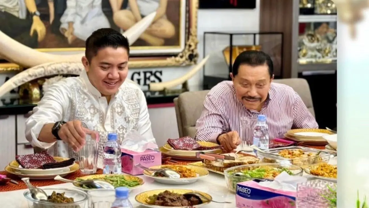 Seskab Letkol Teddy silaturahmi Idulfitri ke kediaman Hendropriyono