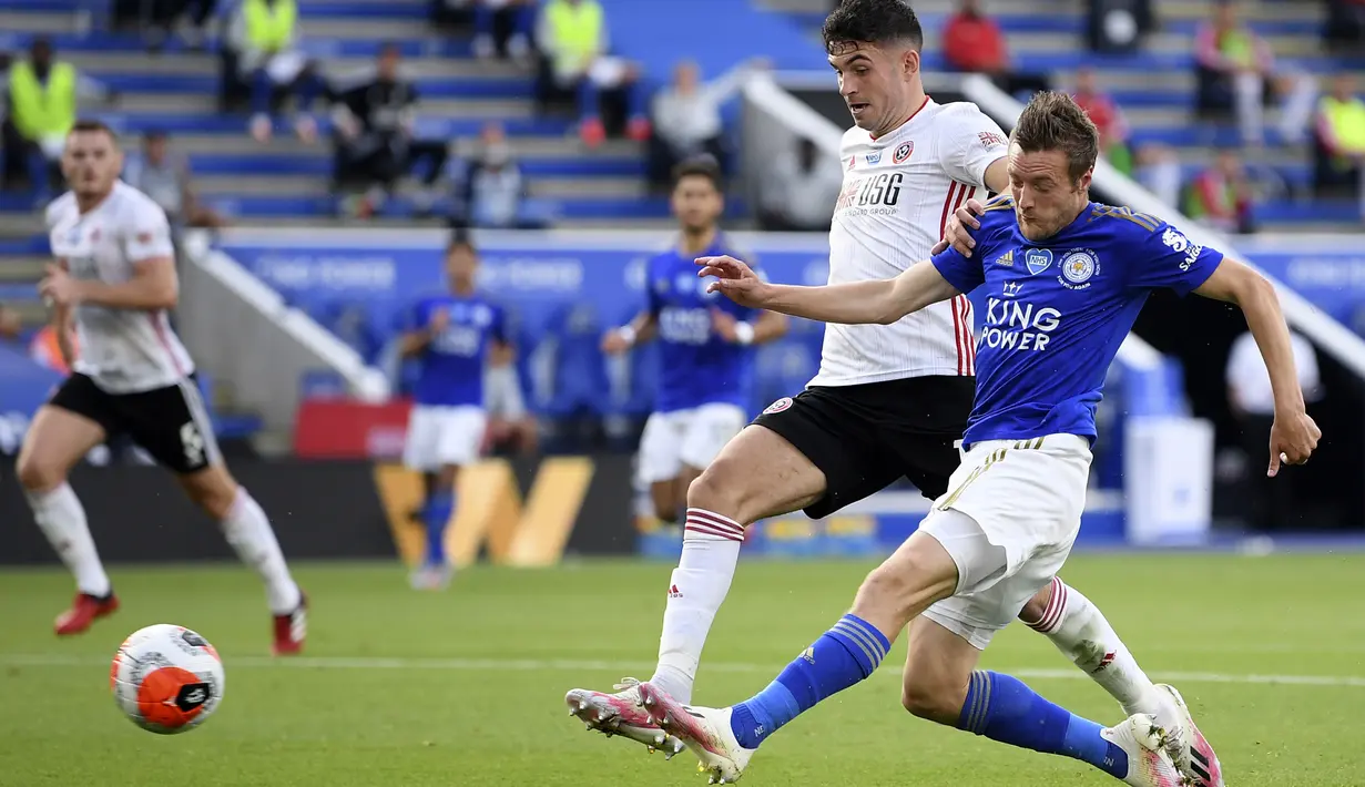Meski Vardy tidak mencetak gol di laga terakhir Leicester saat menghadapi Manchester United, jumlah gol Pemain berusia 33 tahun ini sudah tidak dapat dikejar oleh rival-rivalnya. (Michael Regan/Pool via AP)