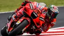 Aerodynamic fairing atau aero fairing merupakan inovasi Ducati kala penggunaan winglet dilarang oleh MotoGP. Meski aero fairing tidak dilarang, tetapi Komisi Grand Prix mengatur ketat pengembangan peranti ini agar tak terjadi perang bujet. (AFP/Andreas Solaro)