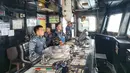 TNI Angkatan Laut mengerahkan kapal bersama unsur SAR untuk mencari lima jurnalis yang hilang kontak di perairan Selat Sunda saat hendak meliput aktivitas Gunung Anak Krakatau. (Foto: Unggahan Akun Medsos @sekretariat.kabinet)