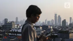 Pemandangan gedung bertingkat di Jakarta, Jumat (10/9/2021). Kementerian Keuangan mencatat realisasi program Pemulihan Ekonomi Nasional tahun 2021 hingga 20 Agustus 2021 mencapai Rp 326,74 triliun atau 43 persen dari pagu Rp 744,77 triliun. (Liputan6.com/Johan Tallo)