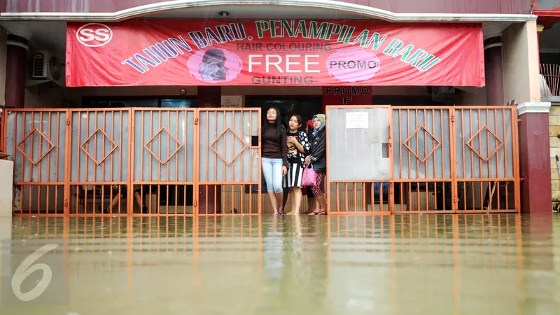 Akibat Curah Hujan Tinggi, Sejumlah Kawasan Bekasi Terendam Banjir