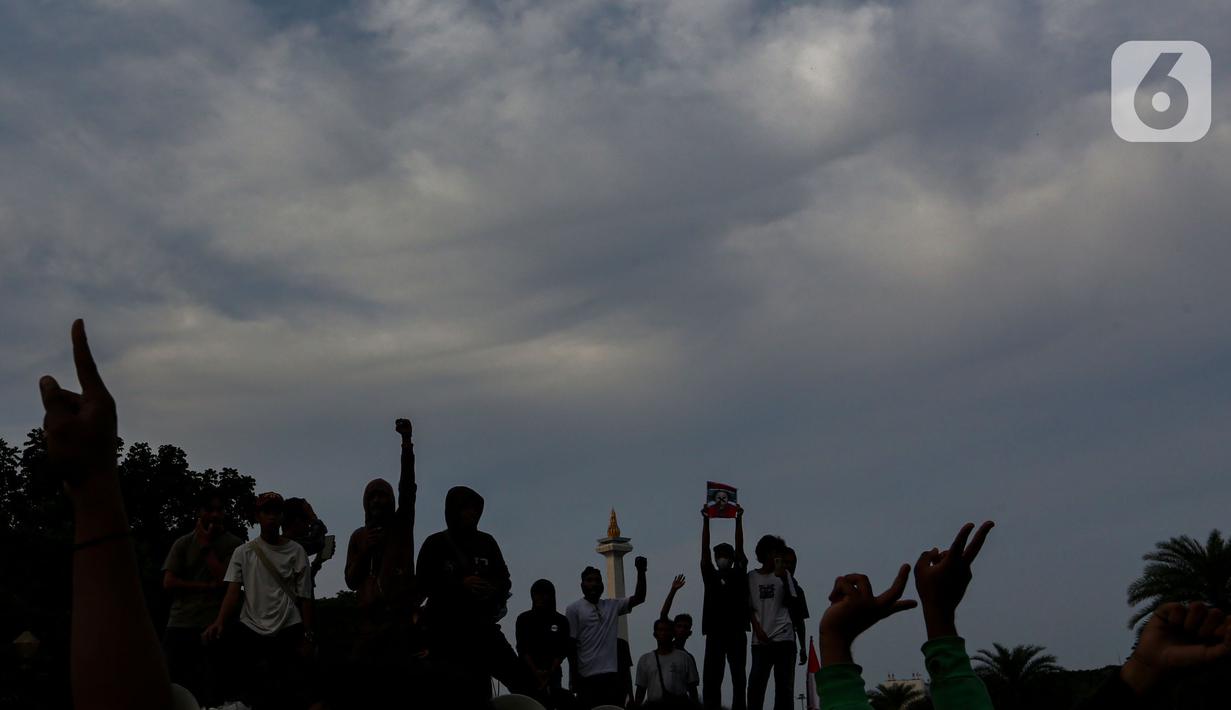 Mereka mengaku berinisiatif tetap melakukan aksi unjuk rasa meski mengetahui imbauan Prabowo untuk membatalkan. (Liputan6.com/Angga Yuniar)