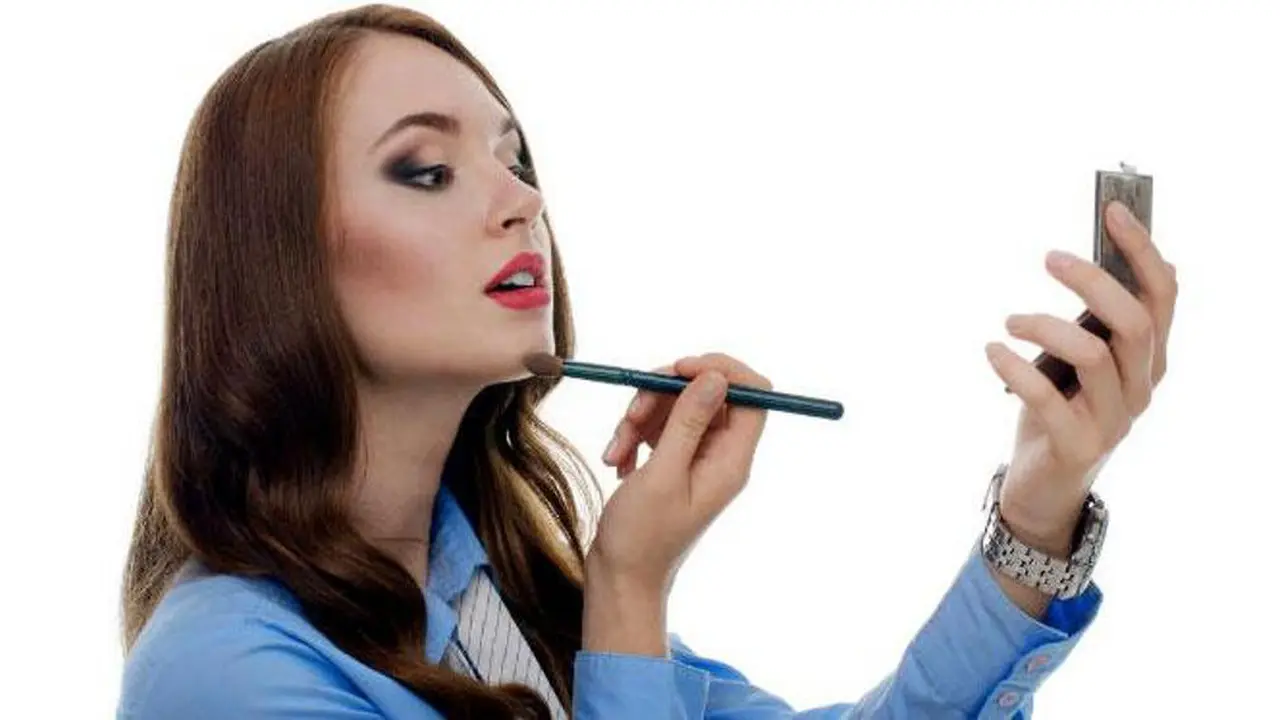 Jangan Lakukan 3 Hal Ini Dalam Polesan Makeup