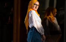 7 Inspirasi Mix and Match Rok Jeans Hijab yang Trendi, Pancarkan Kecantikan Maksimal