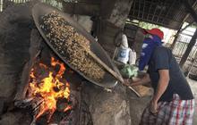 Usai Lebaran, pembuat kacang sangrai raup untung berlipat