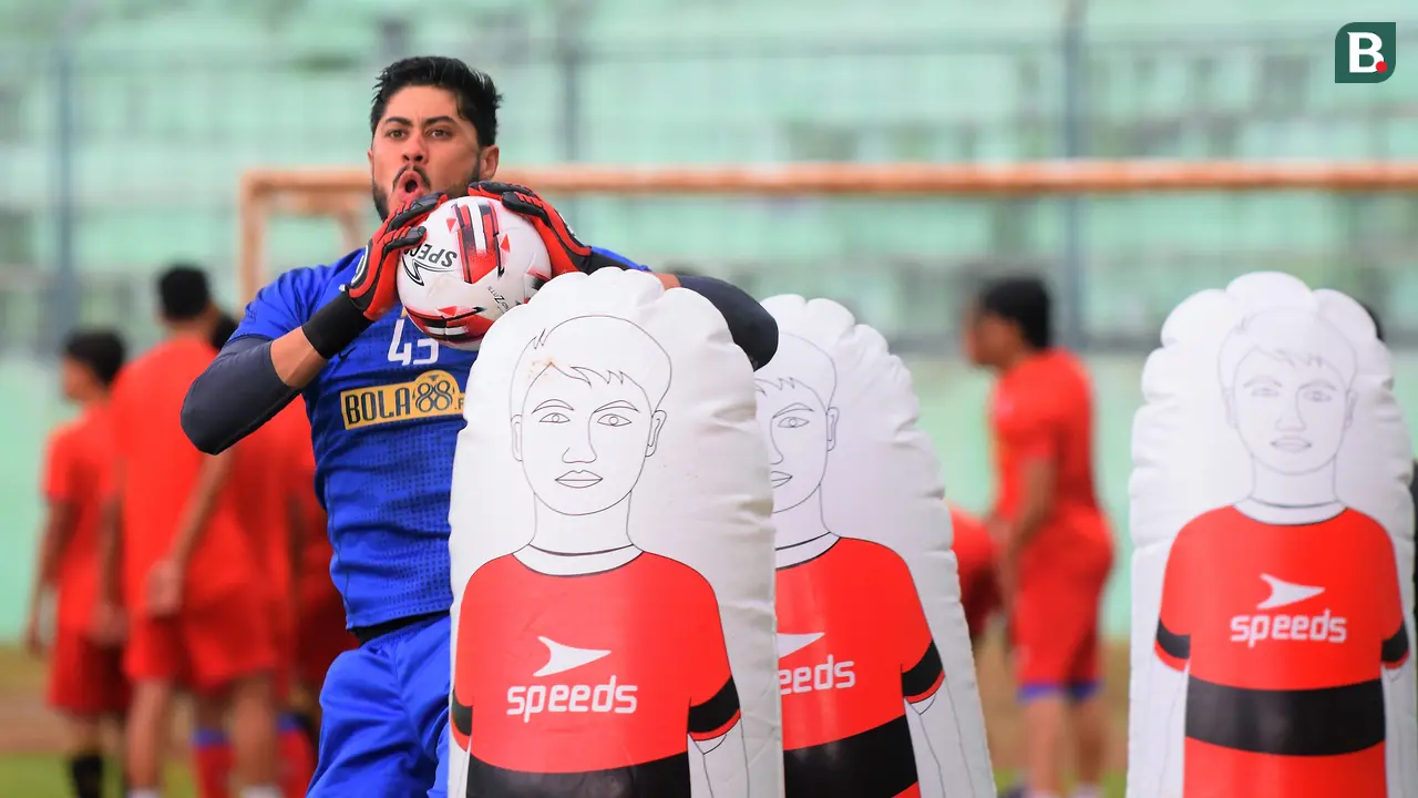 Arema FC, Adilson Maringa
