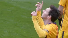 Pemain Barcelona, Lionel Messi merayakan golnya ke gawang Eibar pada laga pekan ke-28 La Liga Spanyol 2015-2016 di Stadion Municipal de Ipurua, Minggu (6/3/2016) malam WIB. (REUTERS/Vincent West)