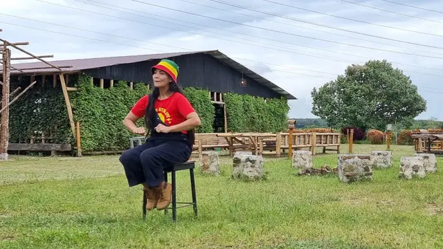 Nath The Lion dikenal sebagai Queen of Reggae Indonesia.