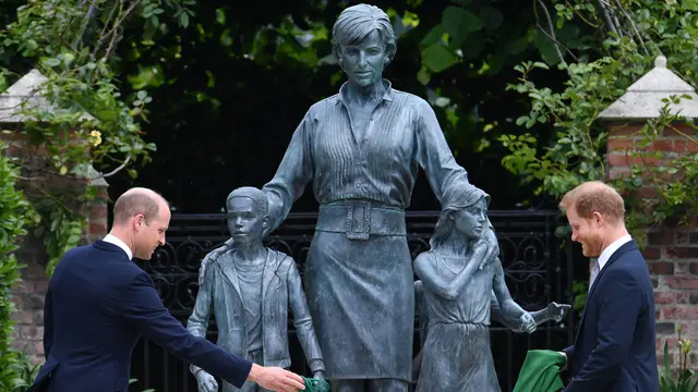 Makna di Balik Pakaian Sederhana Patung Putri Diana