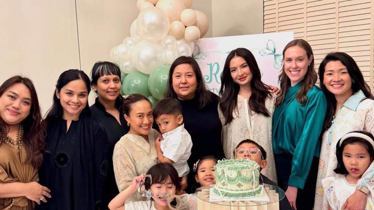7 Potret Raline Shah Rayakan Ulang Tahun ke-40 di Malaysia dengan Nuansa Buka Puasa, Ini Momen Harunya