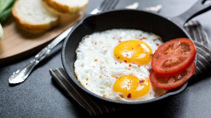 Menu Hari Ini: Telur Ceplok, Ayam Tandoori dan Tumis Udang 