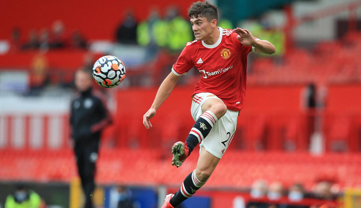 Daniel James yang didatangkan Manchester United pada awal musim 2019/2020 dari Swansea dengan nilai transfer 17,8 juta euro memiliki frekuensi tampil yang lumayan dengan total 74 penampilan selama dua musim. Namun catatan tersebut mayoritas dilakukannya dari bangku cadangan alias sebagai pemain pengganti. Pada awal musim 2021/2022 ia dilepas permanen ke Leeds United dengan mahar 29,1 juta euro. (AFP/Lindsey Parnaby)