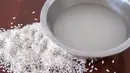 Selain baik untuk kecantikan wajah, air beras ternyata juga berkhasiat untuk mengatasi rasa mual karena mampu meredakan asam lambung yang berlebihan. (Istimewa)