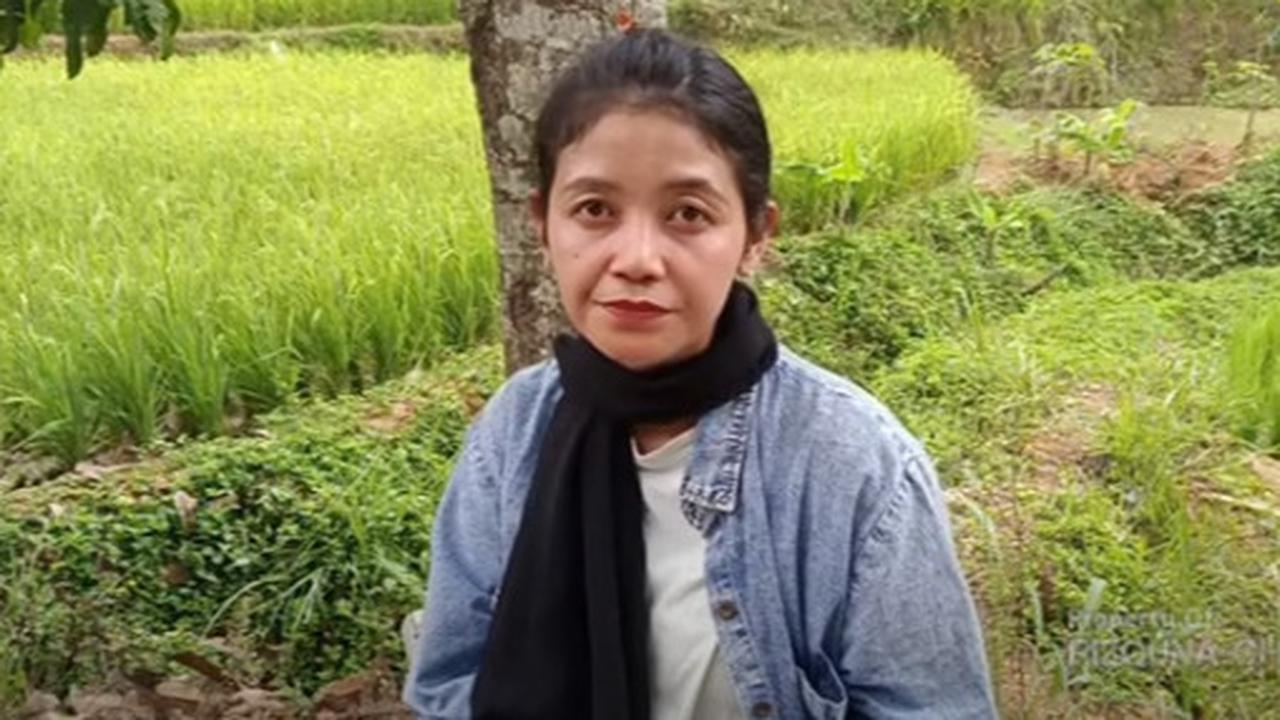 Hidup Bareng Suami dan Anak-anak, Wanita Cantik Mantan Sutradara Film Tinggal di Gubuk Tengah Hutan