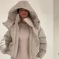 Brand Fashion Baru Kylie Jenner Dituding Jiplak Desain Kanye West, Jadi Bahan Candaan Warganet (Tangkapan Layar Instagram/kyliejenner)