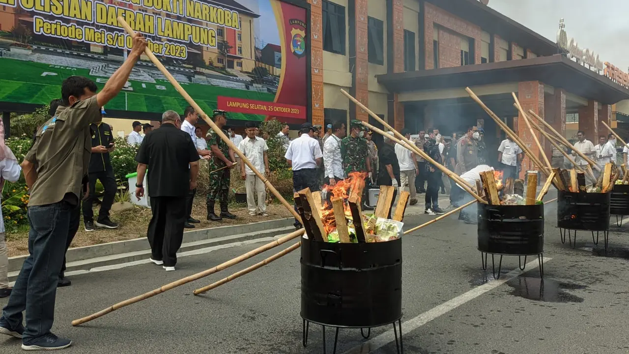 Pemusnahan barang bukti narkotika dengan cara dibakar
