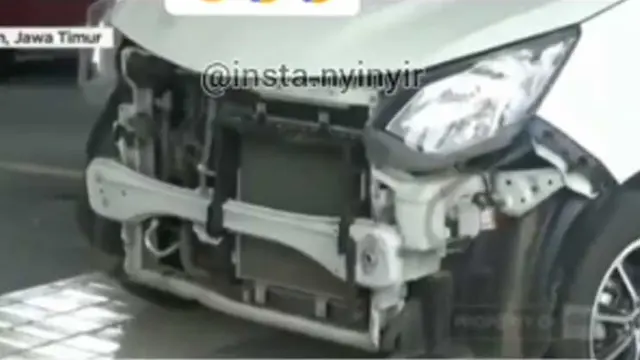Mobil miliarder Tuban yang rusak