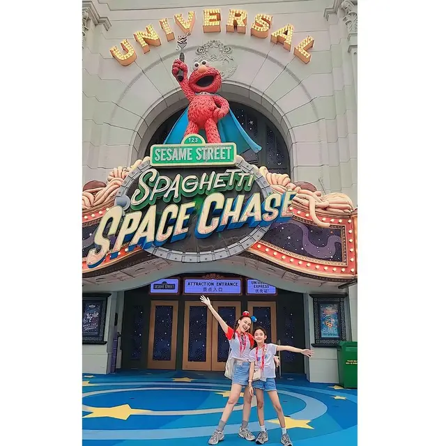 Kaos dan Celana Pendek Jeans