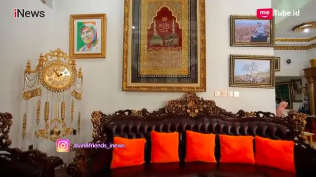 Potret rumah mewah mamah dedeh berlapis emas