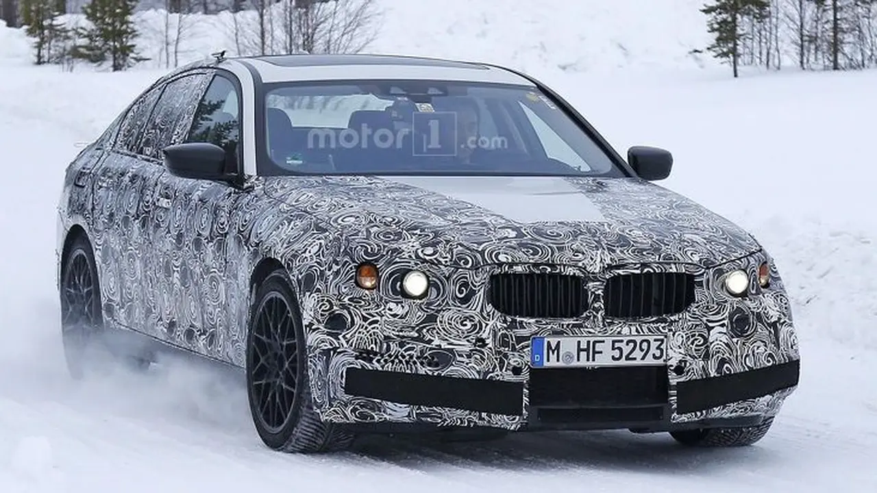 Uji Ketangguhan BMW M5 Terbaru di Medan Esktrim