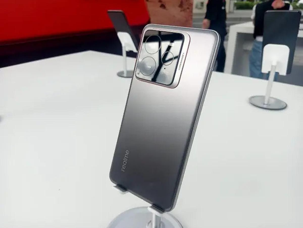 Realme Pamer HP Konsep yang Bisa Ganti Lensa, Seperti Apa?