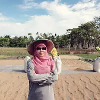 Selamat Hari Suami, kira-kira begitulah judul salah satu postingan Asma Dewi yang menarik masyarakat dunia maya. (Foto: Facebook/Asma Dewi)