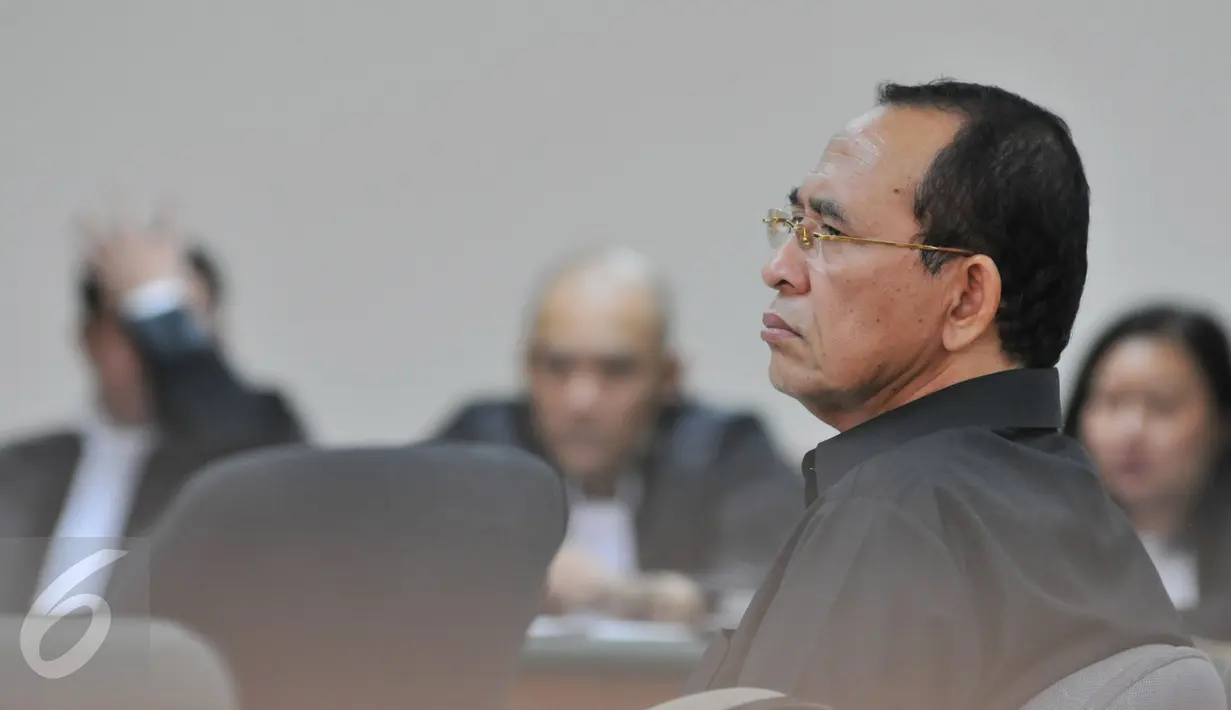 Suryadharma Ali (SDA) saat sidang lanjutan di Pengadilan Tipikor, Jakarta, Senin (14/9). JPU KPK menolak keberatan yang diajukan SDA pada eksepsi yang dibacakan pekan lalu terkait dugaan korupsi penyelenggaraan ibadah haji. (Liputan6.com/Andrian M Tunay)