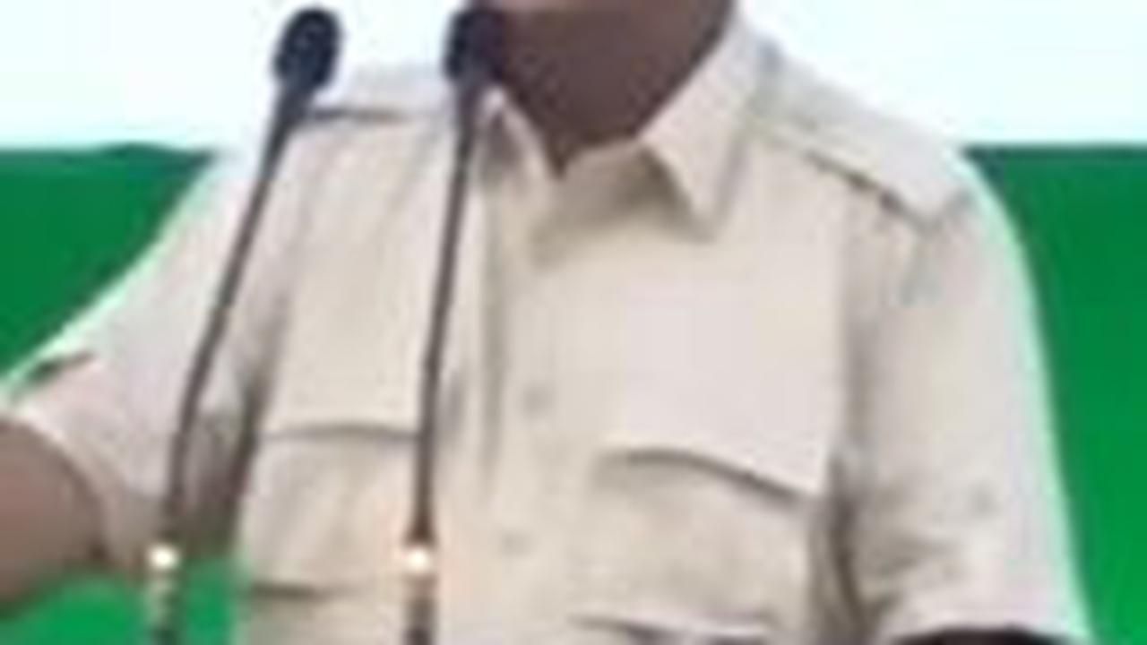 Momen Prabowo Subianto Pidato Ada Emak-emak Teriak Mayor Teddy, Foto-Foto Ganteng saat Masih Muda Langsung Keluar
