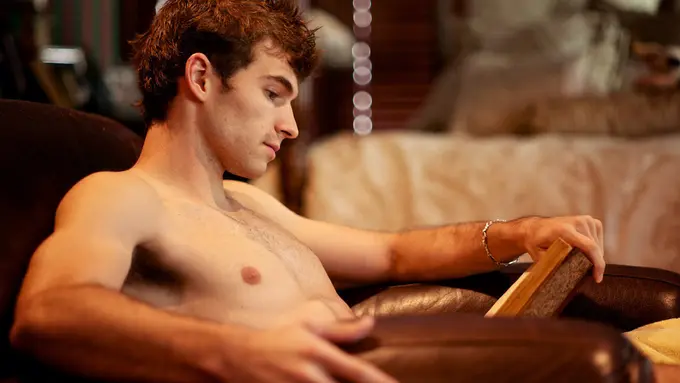 10 Hal Ini Menandakan Kalau Kamu Seorang 'Sapiosexual'