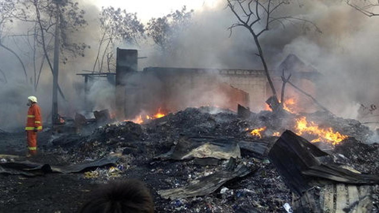 Gudang lembah plastik di Tangerang ludes terbakar