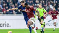 AC Milan harus puas bermain 1-1 kontra Hellas Verona pada laga pekan ke-22 Serie A di San Siro, Minggu (2/2/2020). (AFP/Miguel Medina)
