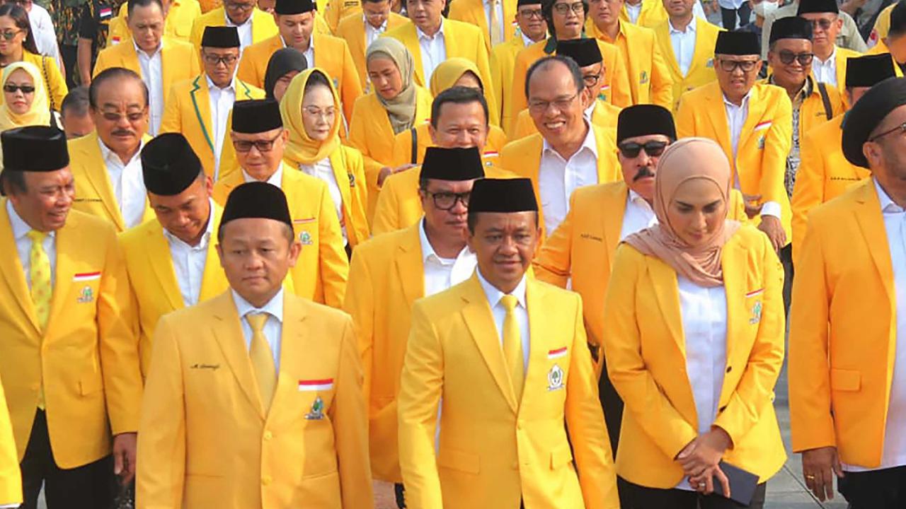 FOTO: Bahlil Lahadalia Pimpin Ziarah TMP Kalibata di HUT ke-61 Partai Golkar