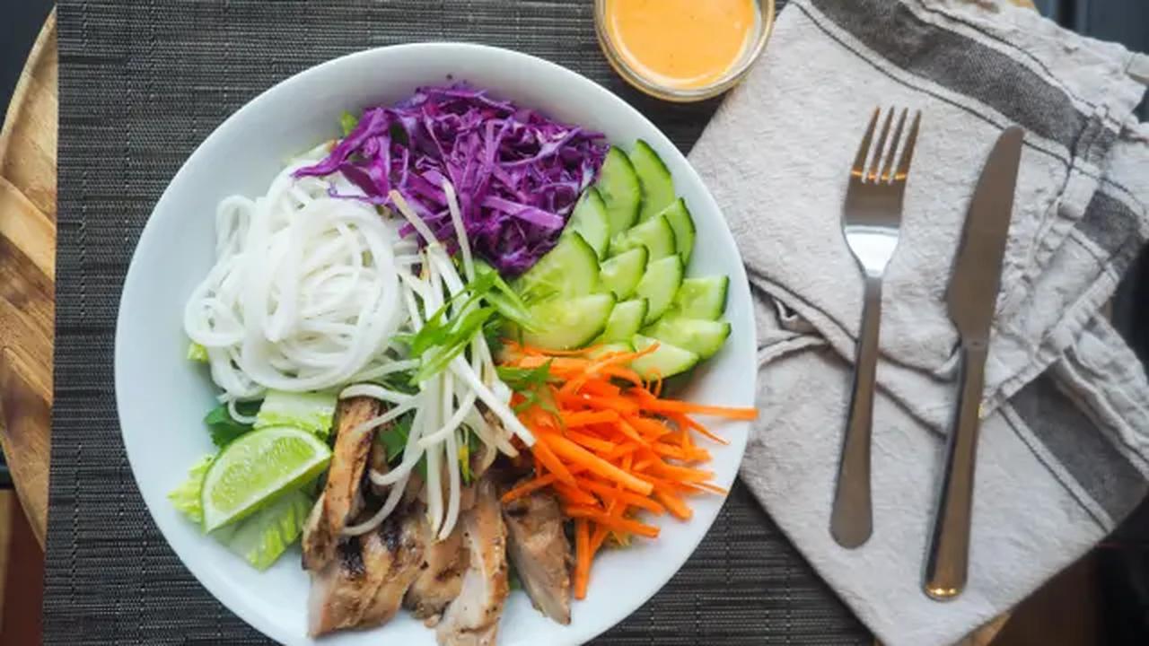 Ilustrasi salad | Jer Chung Jer Chung