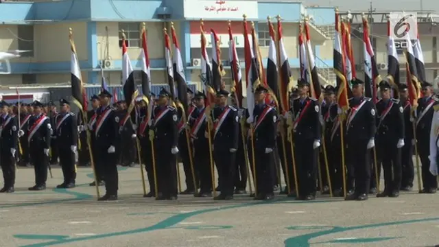 Setelah sehari sebelumnya militer Irak menggelar parade kemengannya atas kelompok ISIS, pasukan polisi Irak menggelar parade kemenangan atas kelompok ISIS.