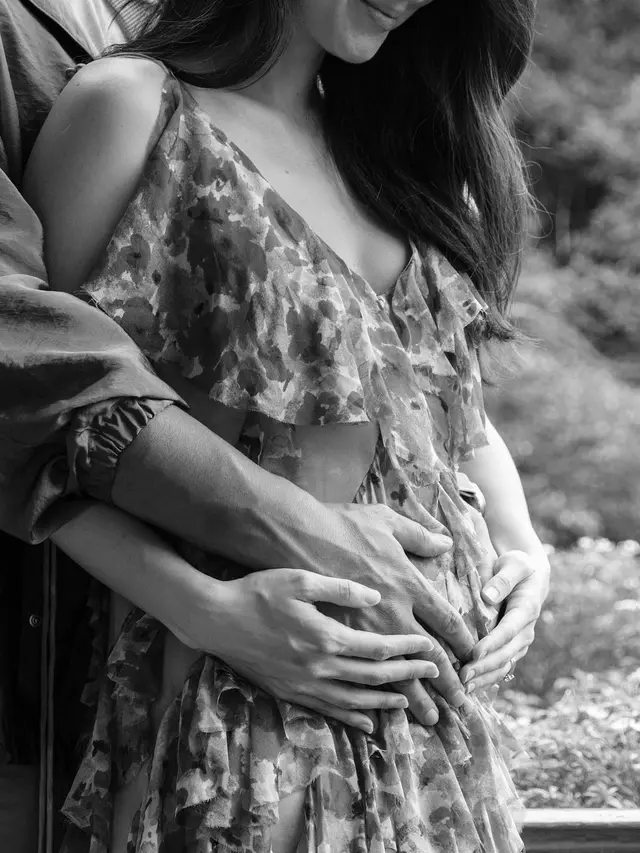 6 Potret Julie Estelle Umumkan Hamil Anak Pertama, Pamer Baby Bump