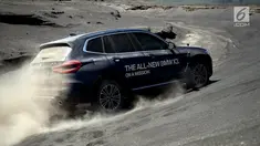 Uji coba BMW All New X3 saat berlangsungnya BMW Media Driving Experience 2018 di Taman Nasional Bromo Tengger Semeru, Pasuruan, Jawa Timur, Rabu (9/5). Acara ini diikuti oleh sejumlah jurnalis dari berbagai media nasional. (Liputan6.com/Pool/BMW)
