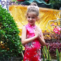 Isabella terlihat manis bergaya seperti gadis Bali. Seperti magnet, semua orang memberi perhatian lebih kepadanya. (Deki Prayoga/Bintang.com)