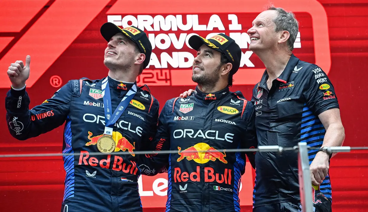 Kemenangan ini mengakhiri penantian panjang Max Verstappen untuk tampil sebagai juara pada balapan Formula 1 GP China. (PEDRO PARDO/AFP)