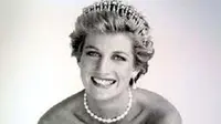 Diana tewas dalam kecelakaan maut di terowongan Alma, Paris, Prancis. Insiden Nahas tersebut juga menewaskan kekasihnya Dodi Al Fayed (Wikipedia). 