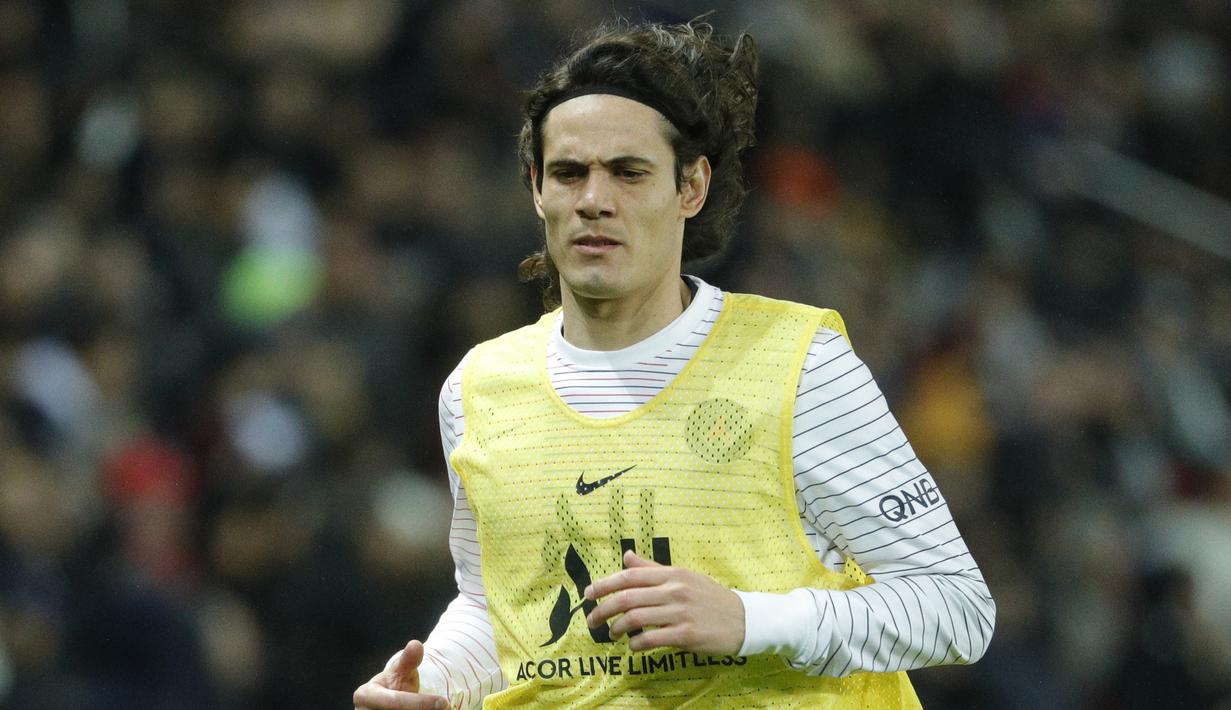 2. Edinson Cavani (Manchester United) - Cavani bergabung dengan Manchester United secara gratis setelah kontraknya bersama PSG berakhir. Pemain asal Uruguay ini dikontrak selama setahun plus opsi perpanjangan selama setahun di Old Trafford. (AFP/Geoffroy Van Der Hasselt)